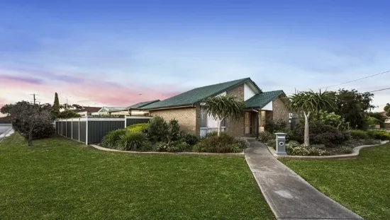 33 Bartlett Crescent, Hoppers Crossing, Vic 3029