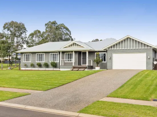 33 Bass Street, Cabarlah, Qld 4352