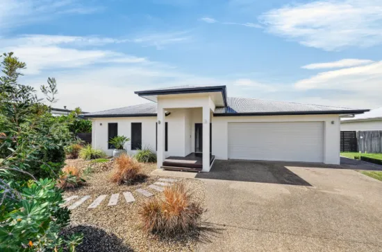 33 Beach Oak Drive, Mount Low, Qld 4818