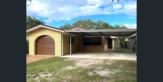 33 Blaxland St, Golden Beach, Qld 4551