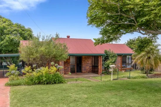33 Champagne Crescent, Wilsonton Heights, Qld 4350