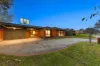 33 Collins Crescent, Berwick VIC 3806-Image
