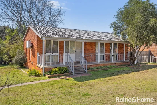 33 Cottonwood Cresent, Macquarie Fields, NSW 2564