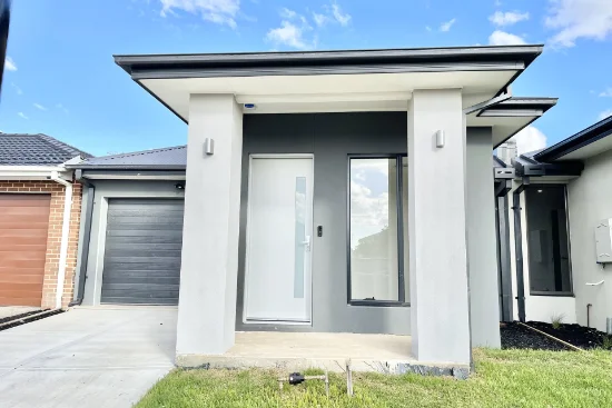 33 Curtin Drive, Deanside, Vic 3336