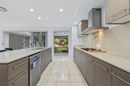 33 East Quay Drive, Biggera Waters QLD 4216-Image
