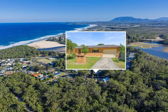 33 Evans Street, Lake Cathie, NSW 2445