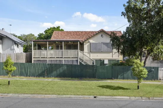 33 Fegen Drive, Moorooka, Qld 4105