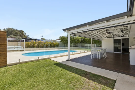33 Felstead Crescent, Hamersley, WA 6022
