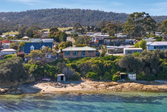 33 Fourth Avenue, Dodges Ferry, Tas 7173
