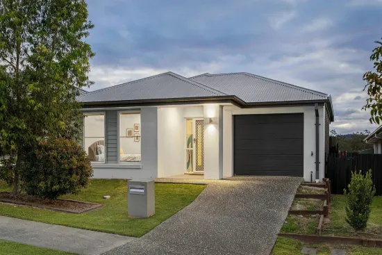 33 Gateway Drive, Flagstone, Qld 4280