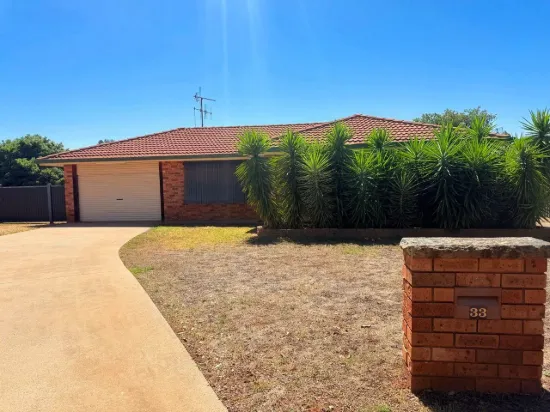 33 Glenhaven Avenue, Parkes NSW 2870-Image