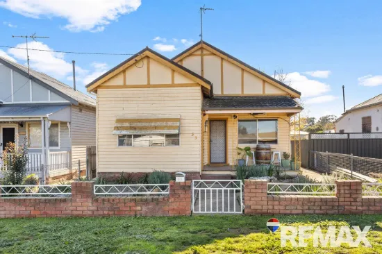 33 Gloucester Street, Junee, NSW 2663