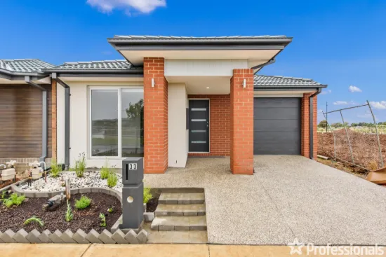 33 Greenpoint Drive, Rockbank, Vic 3335