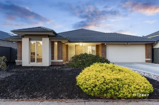 33 Hemlock Crescent, Point Cook, Vic 3030