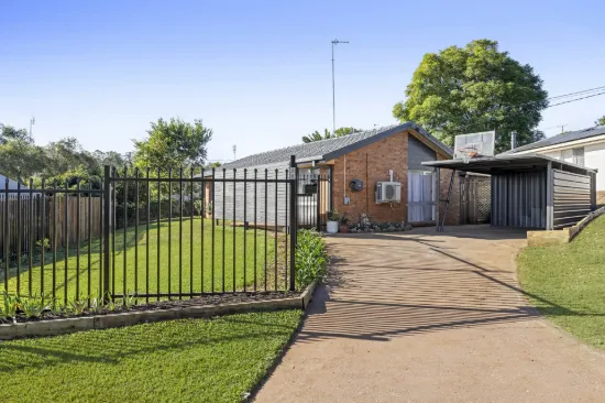 33 Hinkler Crescent, Wilsonton, Qld 4350