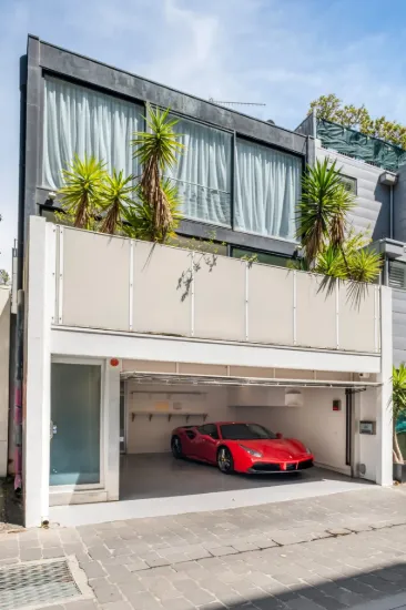 33 Hinton Lane, Prahran, Vic 3181