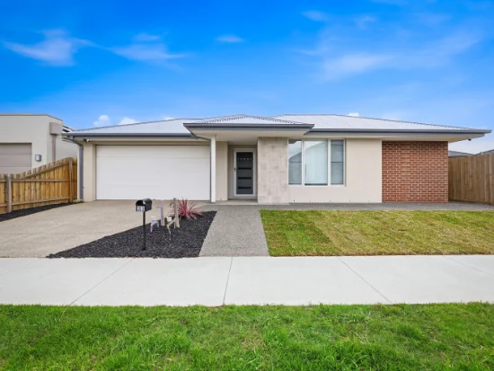 33 Kailash Road, Werribee, Vic 3030 - For Rent