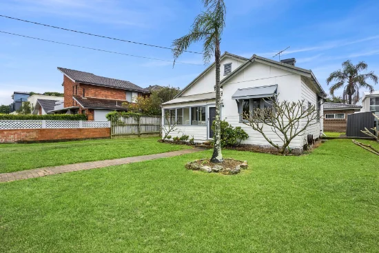 33 Lagoon Street, Narrabeen, NSW 2101 - For Rent