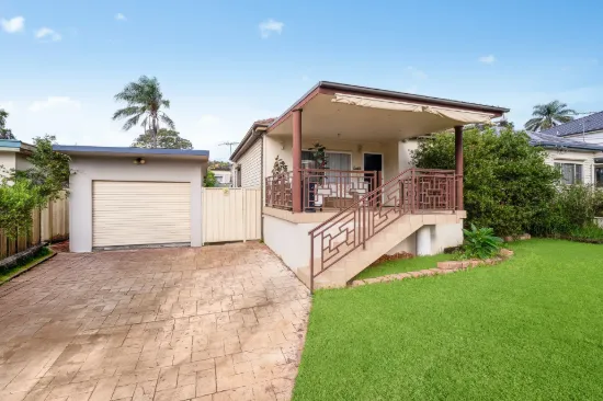 33 Larien Crescent, Birrong, NSW 2143