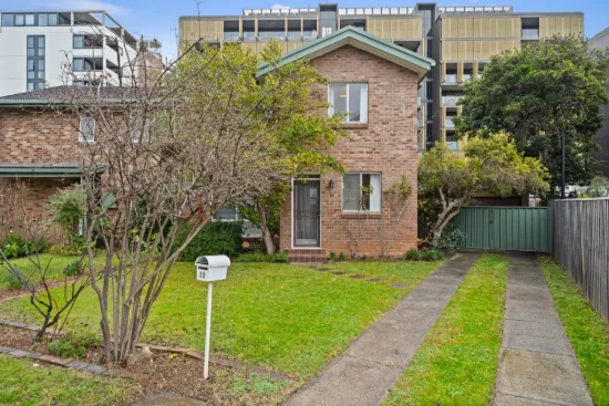 33 Lowrie Street, Dickson, ACT 2602