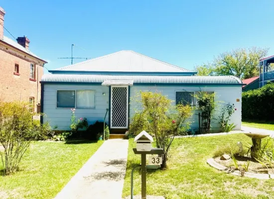 33 Maitland Street, Uralla, NSW 2358