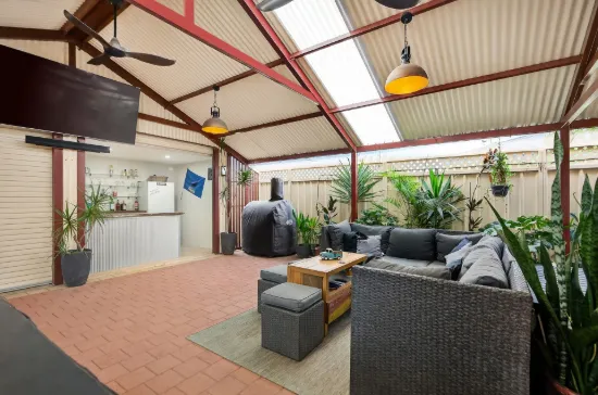 33 Mark Way, Wandina, WA 6530