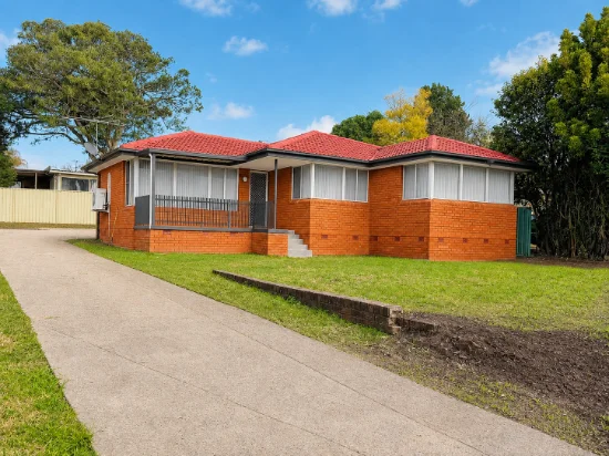 33 Megalong Crs, Campbelltown, NSW 2560