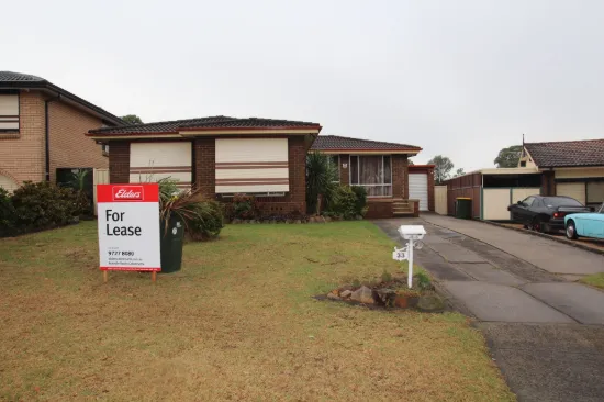33 Oliveri Crescent, Green Valley, NSW 2168