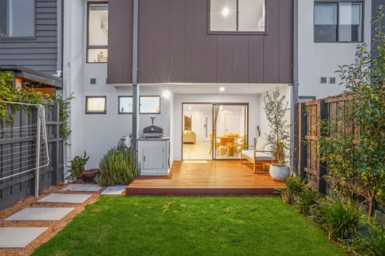 33 Parkfield Boulevard, Charlemont, Vic 3217