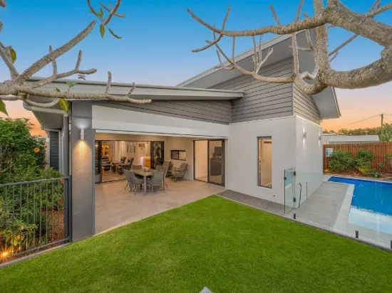 33 Petrel Crescent, Mountain Creek, Qld 4557