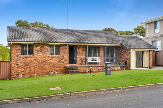 33 Pinaroo Crescent, Bradbury, NSW 2560