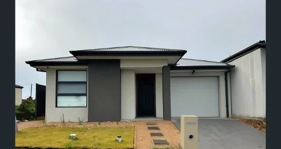 33 Pomegranate Drive, Beveridge VIC 3753 - For Rent