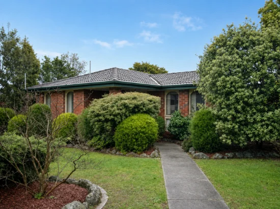 33 Radleigh Dr, Wheelers Hill, Vic 3150