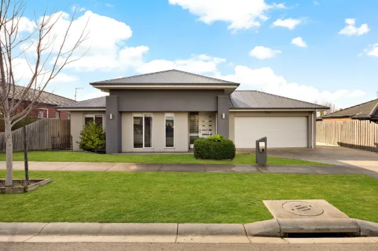 33 Rothschild Road, Gisborne, Vic 3437