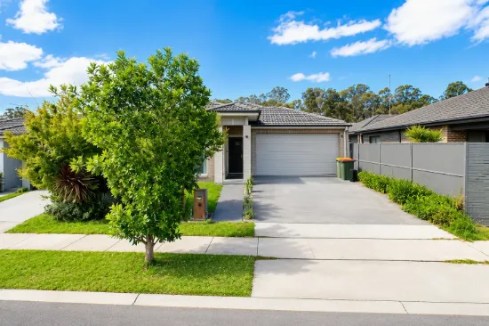 33 Saltbush Circuit, Ropes Crossing, NSW 2760