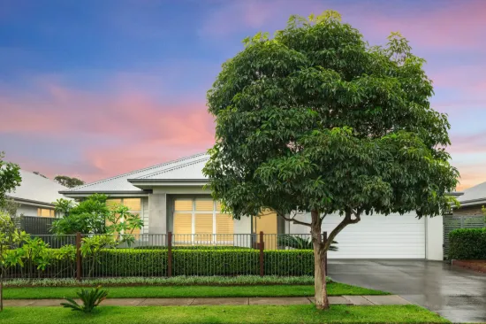 33 Seaside Boulevard, Fern Bay, NSW 2295