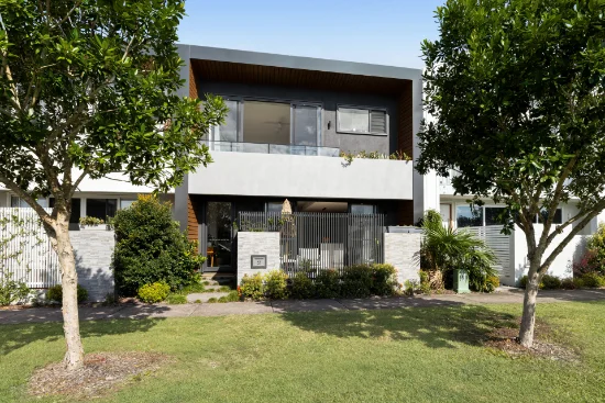 33 Somerton Drive, Maroochydore, Qld 4558 - For Sale