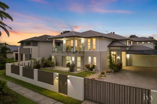 33 The Peninsula, Helensvale, Qld 4212