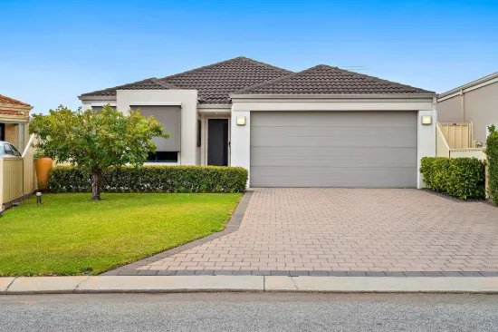 33 Tipperary Bend, Canning Vale, WA 6155