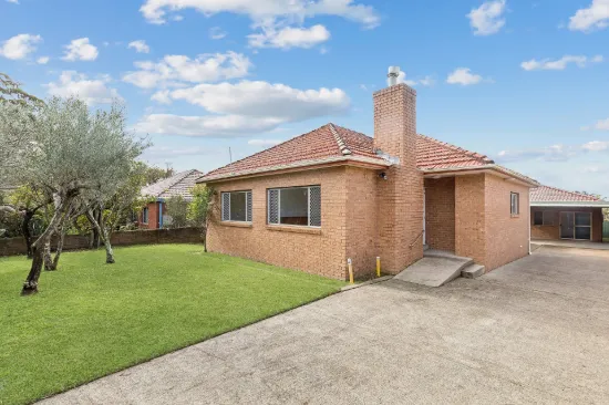 33 Waratah Parade, Narraweena, NSW 2099