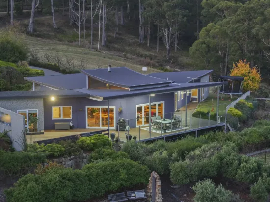 333 Old Station Road, Lower Snug, Tas 7054