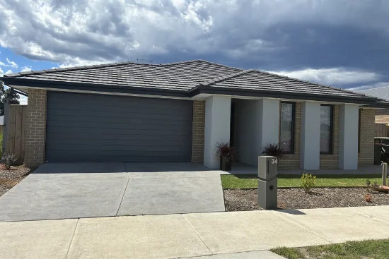 34 Alcott Drive, Newborough, Vic 3825 - For Rent