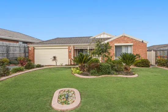 34 Brentwood Drive, Cranbourne North, Vic 3977
