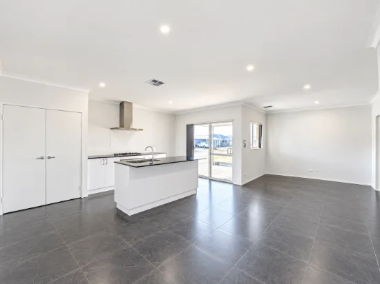 34 Brumlow Way, Lakelands, WA 6180