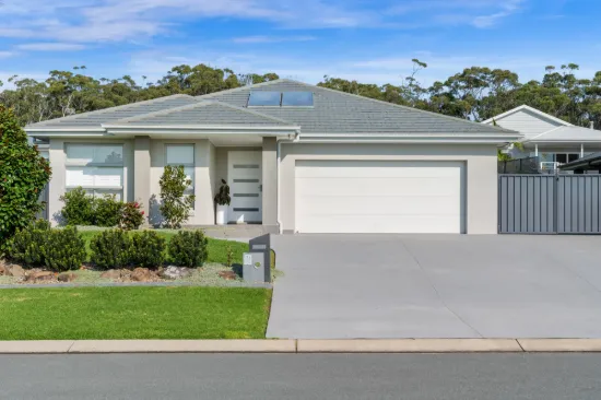 34 Como Avenue, Burrill Lake, NSW 2539