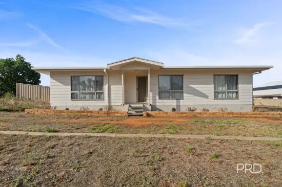 34 Flack Crescent, Boorooma, NSW 2650