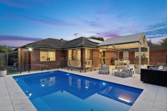 34 Kirralee Crescent, Upper Kedron, Qld 4055