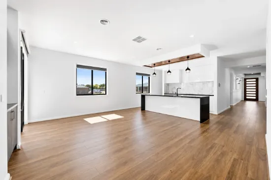34 MAYFIELD CRESCENT, Kilmore, Vic 3764-Image