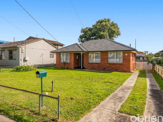 34 Rosemary Crescent, Frankston North, Vic 3200