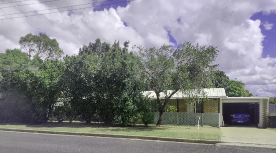 34 Saunders Street, Point Vernon, Qld 4655